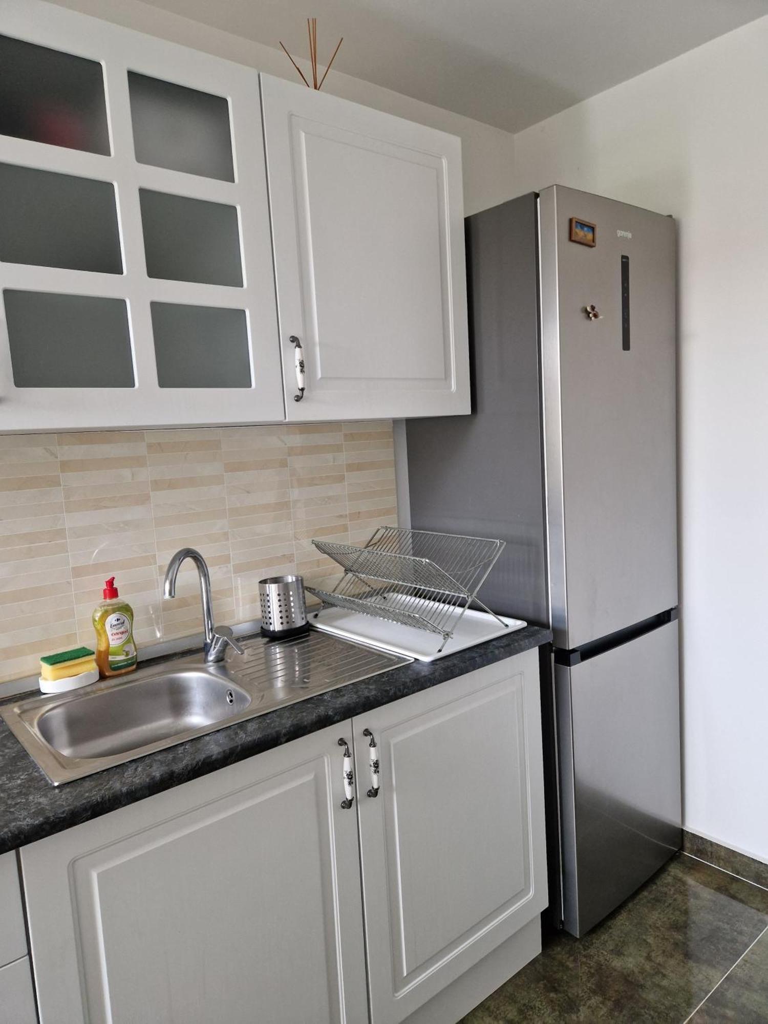 Apartament In Otopeni Eksteriør billede