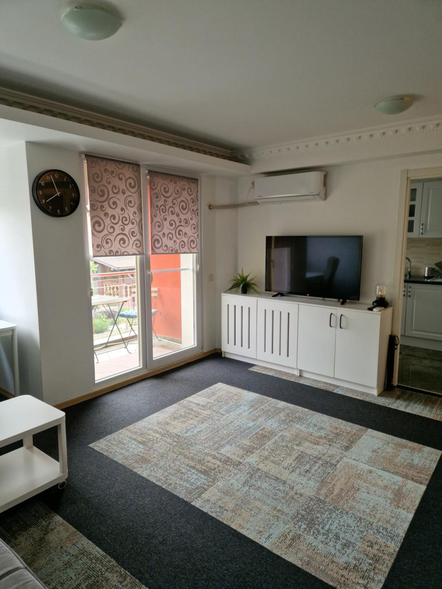 Apartament In Otopeni Eksteriør billede