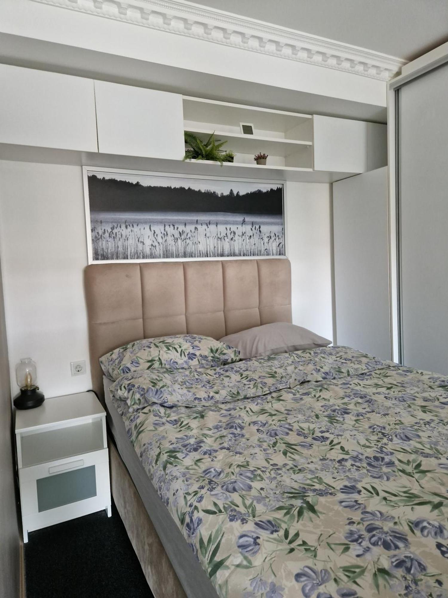 Apartament In Otopeni Eksteriør billede